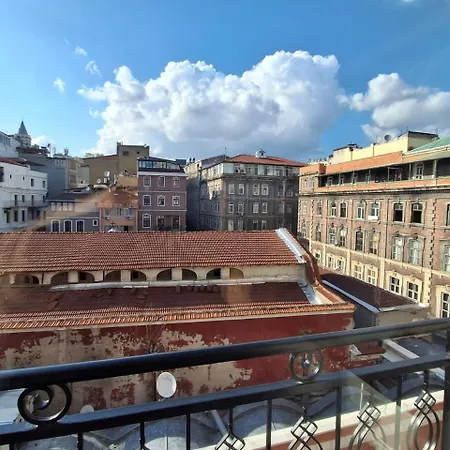 Porto De Galata * Istambul